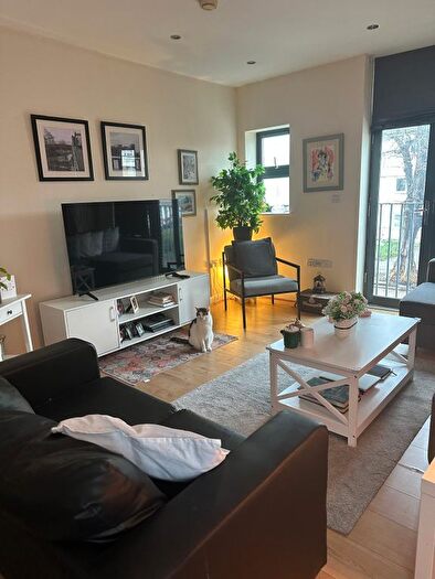 1 Bedroom Flat To Rent In Hatfield Road, London, E15