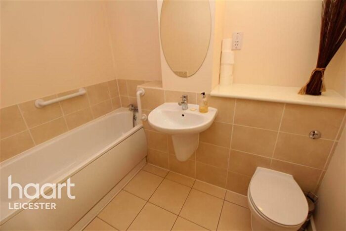 2 Bedroom Flat To Rent In Alexandra House, LE1
