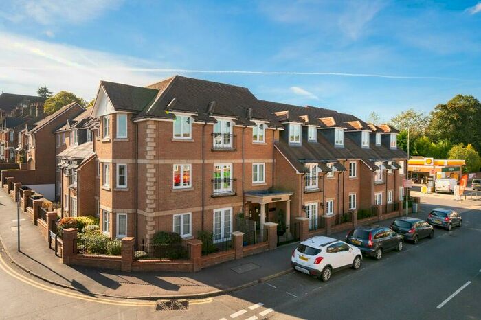 1 Bedroom Retirement Property To Rent In Gilhams Court, High Street, Berkhamsted, Hertfordshire, HP4