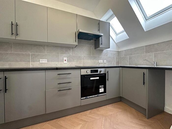 1 Bedroom Flat To Rent In Marshfield Road, Chippenham, SN15