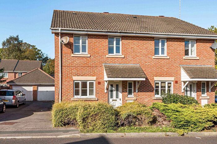 3 Bedroom Semi-Detached House To Rent In Jack Close, Chandler's Ford, SO53