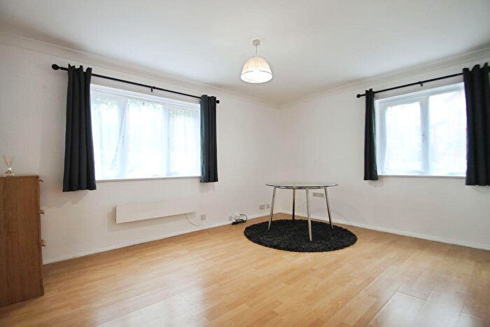 2 Bedroom Flat To Rent In Neptune Road, Harrow, HA1