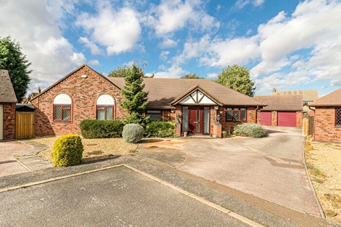 5 Bedroom Detached House For Sale In The Paddocks, Peterborough, PE7
