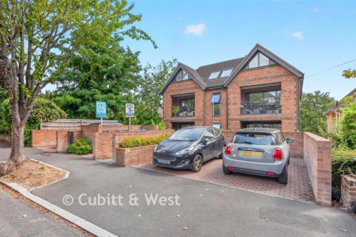 1 Bedroom Flat For Sale In Woodcrest Road, Purley, Surrey, CR8