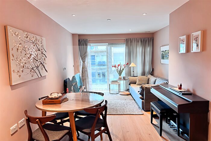 1 Bedroom Flat To Rent In Dickens Yard, Ealing Broadway, London, W5