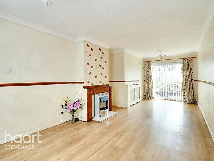 2 Bedroom End Of Terrace House For Sale In Penn Road, Stevenage, SG1