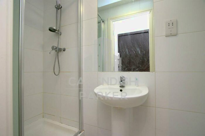 Flat To Rent In Bride Street, Islington, London, N7