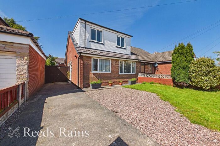4 Bedroom Semi Detached House For Sale In St. Clements Avenue, Farington, Leyland, Lancashire, PR25