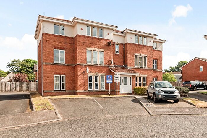 2 Bedroom Flat For Sale In Sir William Wallace Court, Larbert, FK5