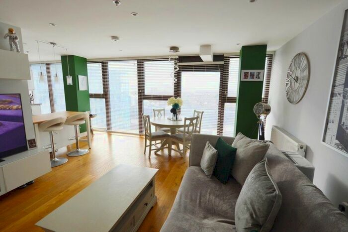 1 Bedroom Flat To Rent In High Street, Southend, Southend-On-Sea, SS1