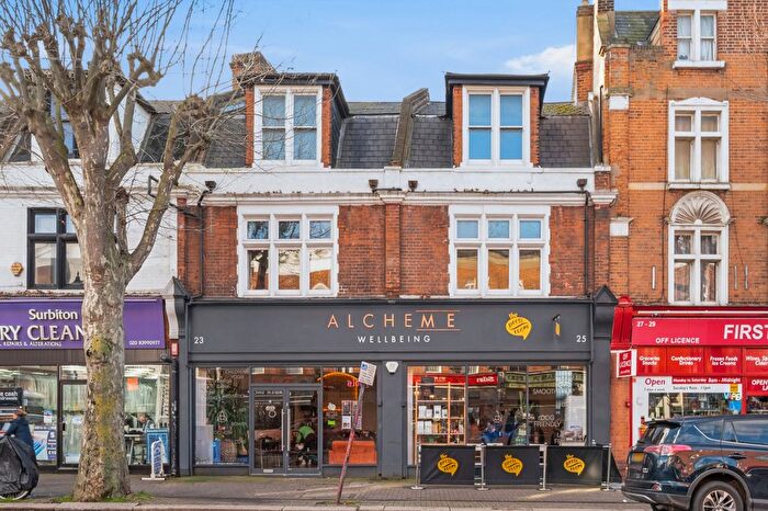 2 Bedroom Flat For Sale In Brighton Road, Surbiton, KT6