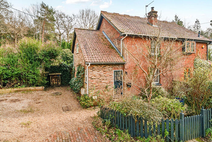 3 Bedroom Semi-Detached House For Sale In Ivyleigh Cottages, Smugglers Way, The Sands, GU10