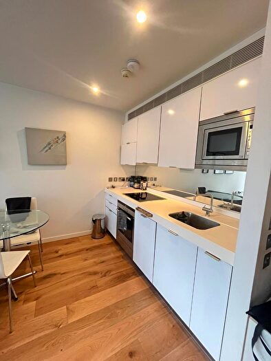 Studio To Rent In Ontario Tower, Fairmont Avenue, Canary Wharf, Blackwall, London, E14