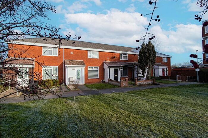 2 Bedroom Terraced House For Sale In Southview Road, Vange, SS16