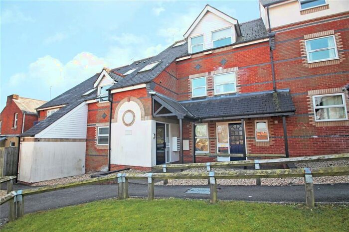 2 Bedroom Apartment To Rent In Dayworth Mews, Lundy Lane, Reading, Berkshire, RG30
