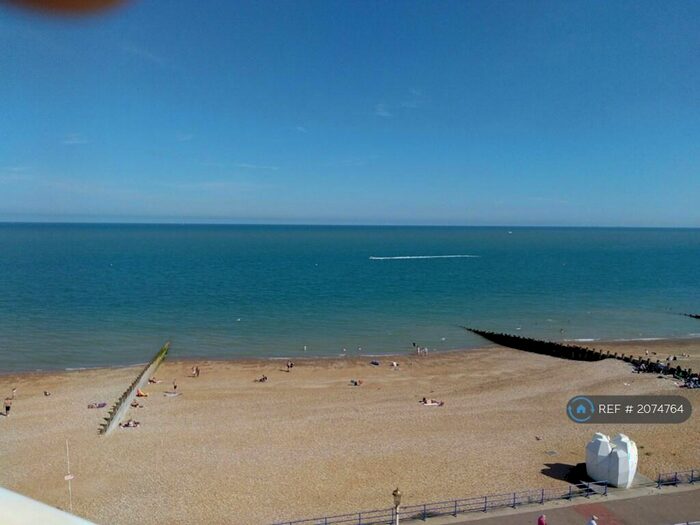 2 Bedroom Flat To Rent In Royal Parade, Eastbourne, BN22