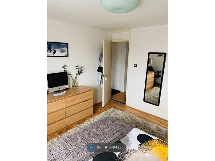 3 Bedroom Flat To Rent In Wakelin Road, London, E15