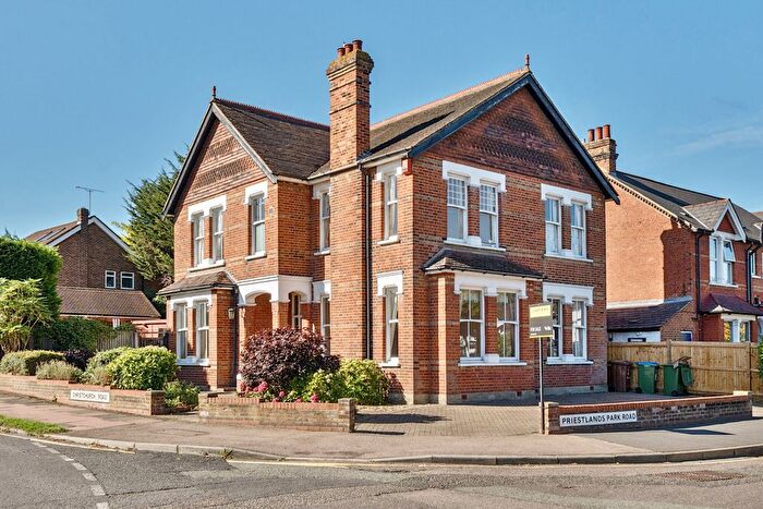 6 Bedroom Detached House For Sale In Priestlands Park Road, Sidcup, DA15