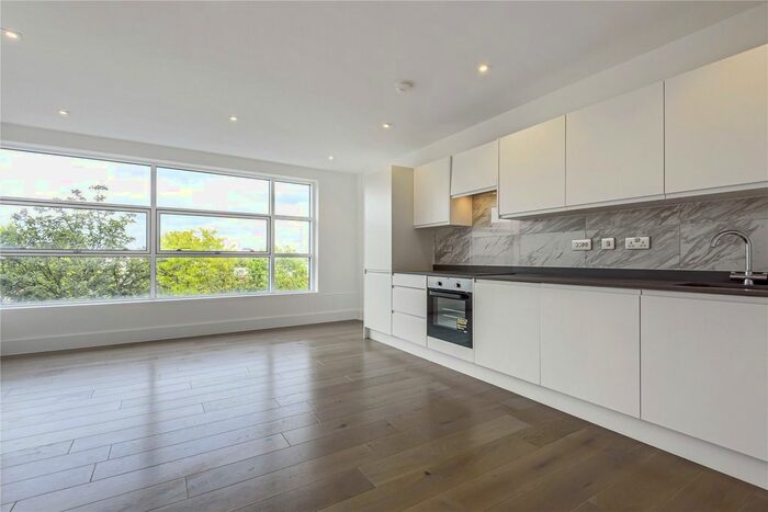 2 Bedroom Flat To Rent In Compass Court, Cain Road, Bracknell, RG12