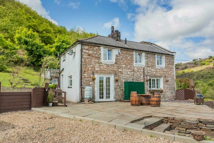 3 Bedroom Detached House For Sale In Pentrepiod, Pontypool, NP4