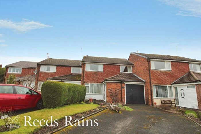 3 Bedroom Terraced House For Sale In Rugby Drive, Macclesfield, Cheshire, SK10