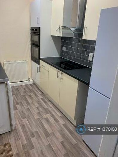 3 Bedroom Terraced House To Rent In City Road, Sheffield, S2