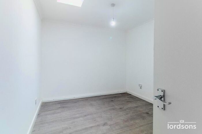 2 Bedroom Flat To Rent In Rear West Road, Shoeburyness, Southend-On-Sea, Essex, SS3
