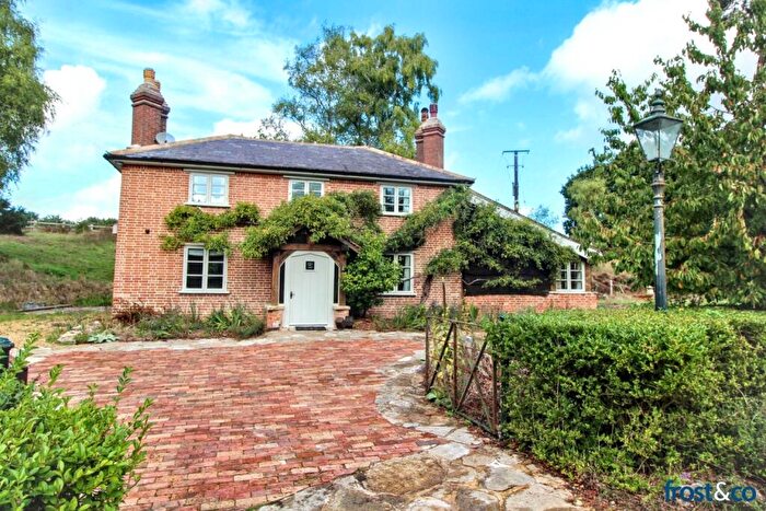 2 Bedroom Cottage To Rent In Blandford Road North, Poole, BH16