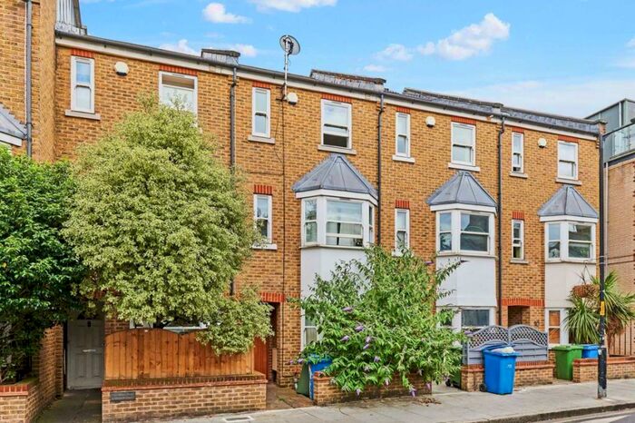 5 Bedroom House To Rent In Merrow Street, Walworth, SE17