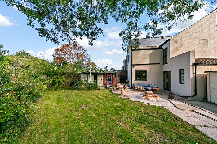 3 Bedroom Semi-detached House For Sale In Myrtle Road, Hampton Hill, TW12