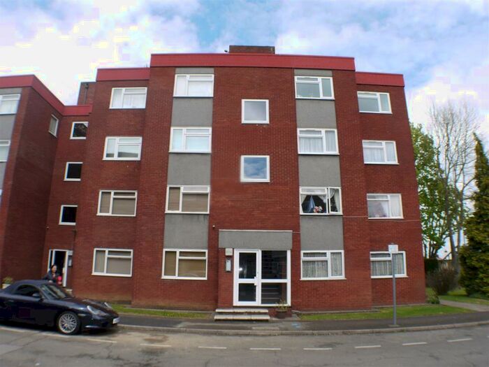 2 Bedroom Flat To Rent In Grange Gardens, Southgate, N14