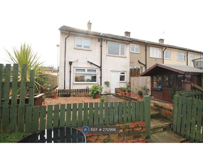 3 Bedroom Semi-Detached House To Rent In Landscove Avenue, Bradford, BD4