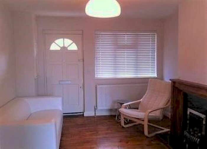 1 Bedroom Flat To Rent In Essex Mansions, Essex Road South Leytonstone, London, E11