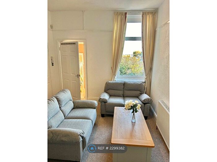 3 Bedroom Flat To Rent In Heaton, Newcastle Upon Tyne, NE6