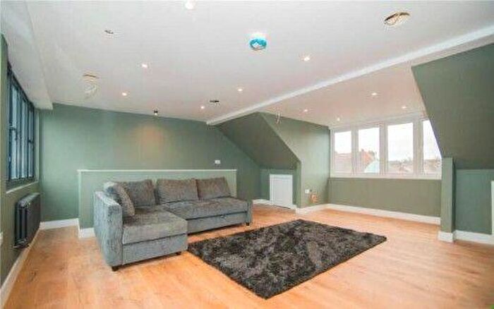 2 Bedroom Maisonette To Rent In Upper Richmond Road West, London, SW14