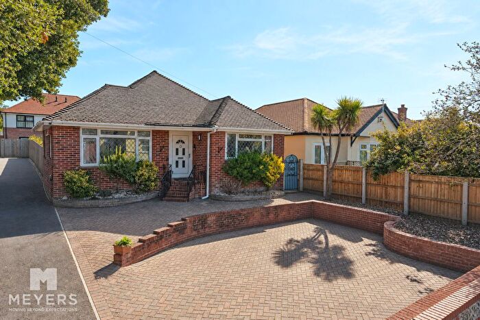 2 Bedroom Bungalow For Sale In Stanpit, Christchurch, BH23