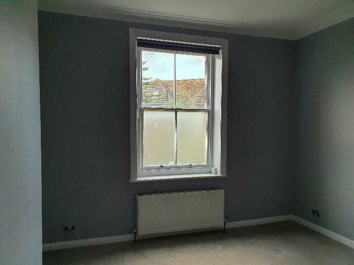 2 Bedroom Flat To Rent In Folkestone, CT20 1eu #368543