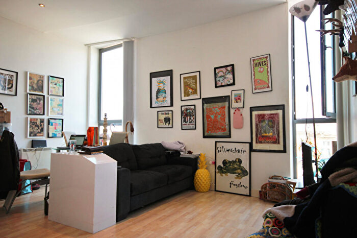 1 Bedroom Apartment To Rent In Transport House, Crescent, Salford, Lancashire, M5