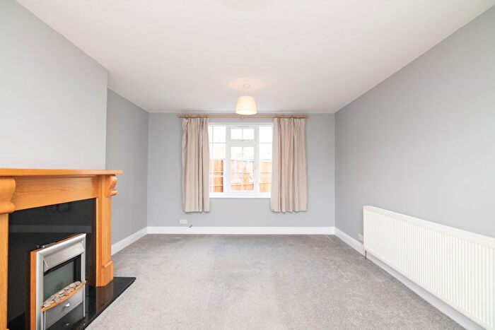 3 Bedroom Semi Detached House To Rent In Selly Oak Road, Birmingham, B30