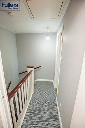 1 Bedroom Semi-Detached House To Rent In Hamilton Way, London, N13