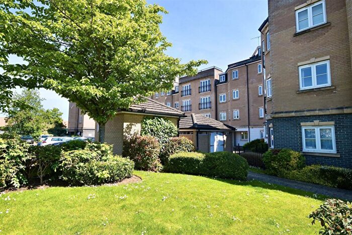 2 Bedroom Apartment For Sale In Magnon Court, Leighton Buzzard, LU7
