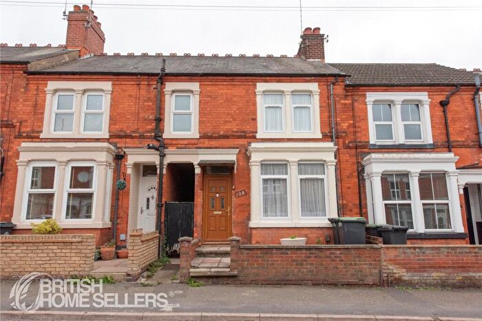 3 Bedroom Terraced House For Sale In Portland Road, Rushden, Northamptonshire, NN10