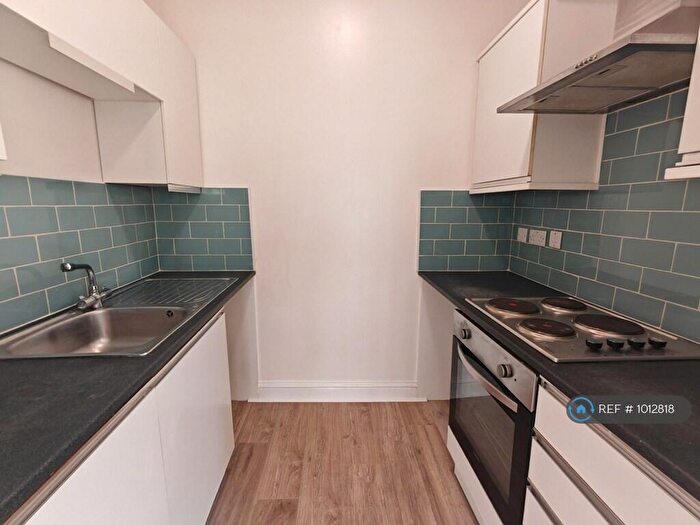 2 Bedroom Flat To Rent In Marlborough Road, Gillingham, ME7