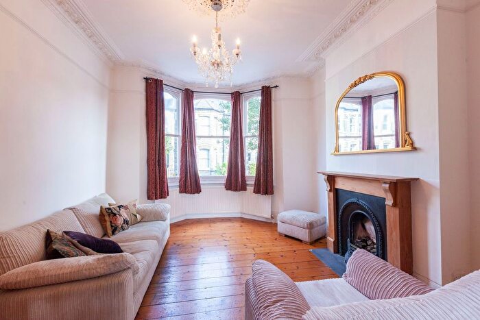 4 Bedroom Property To Rent In Perran Road, Tulse Hill, London, SW2