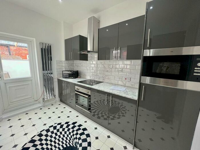 3 Bedroom House To Rent In Abbey Hey Lane, Abbey Hey, M18