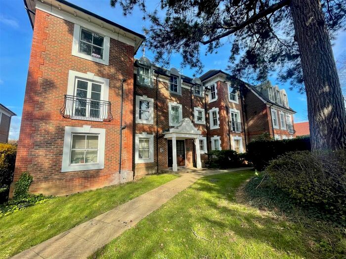 2 Bedroom Flat To Rent In Woodside Avenue, London, N12