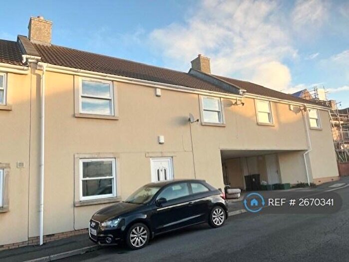 2 Bedroom Flat To Rent In Shield Court, Hanham, Bristol, BS15