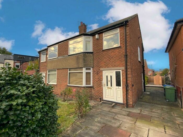 3 Bedroom Semi-Detached House To Rent In Northwood Grove, Sale, M33