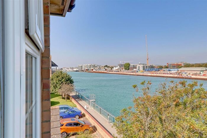 2 Bedroom Flat To Rent In Anchor Close, Shoreham-By-Sea, BN43