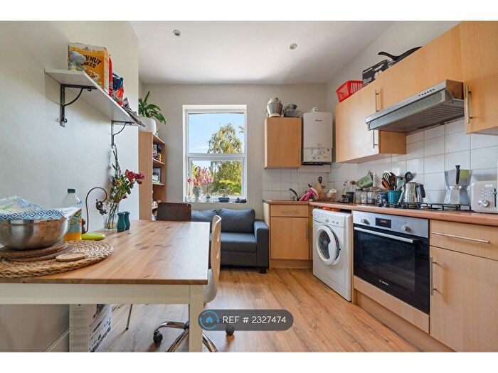 2 Bedroom Flat To Rent In Brecknock Road, London, N7